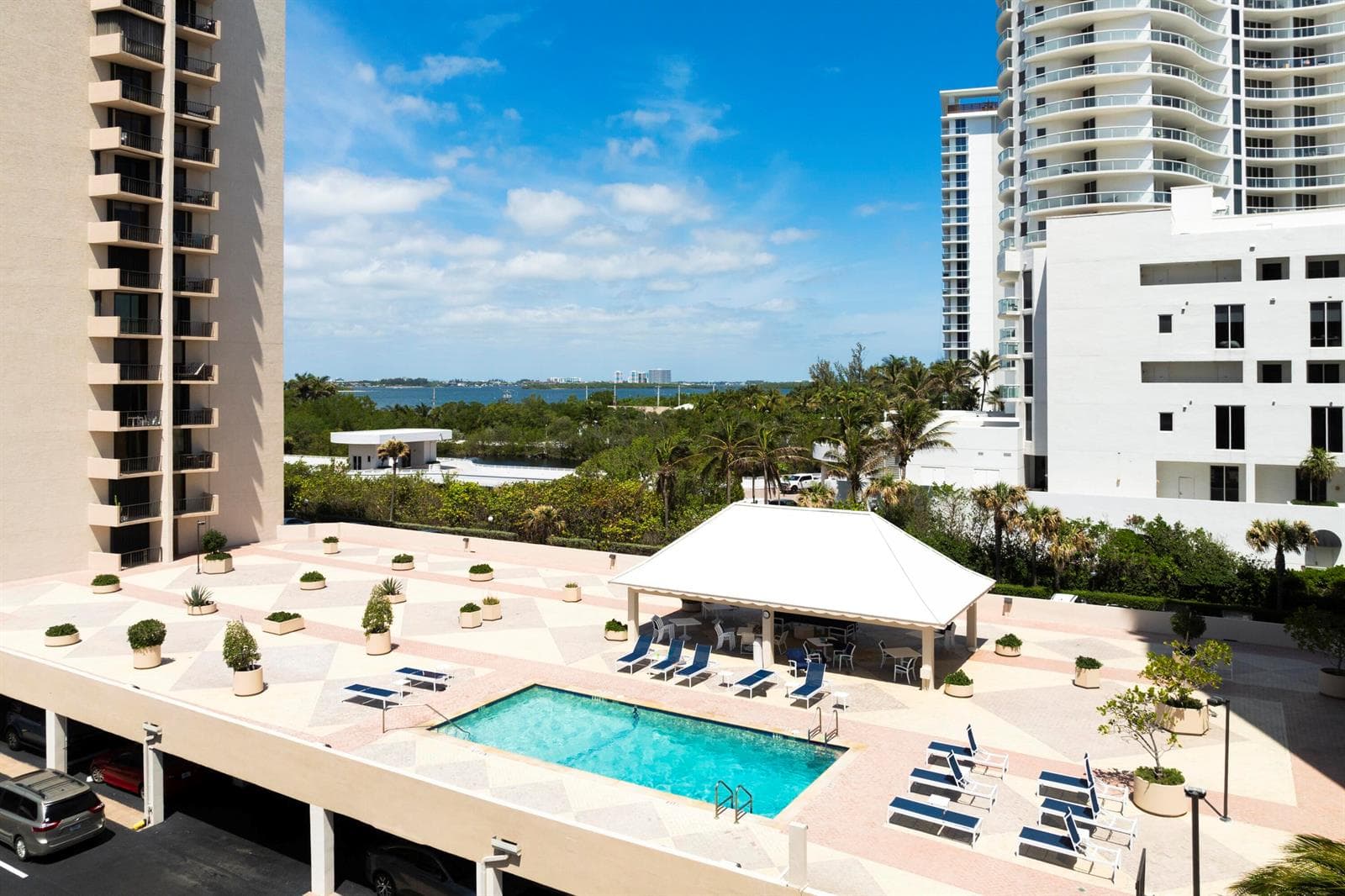 4200 N Ocean Drive 2-405 photo 1