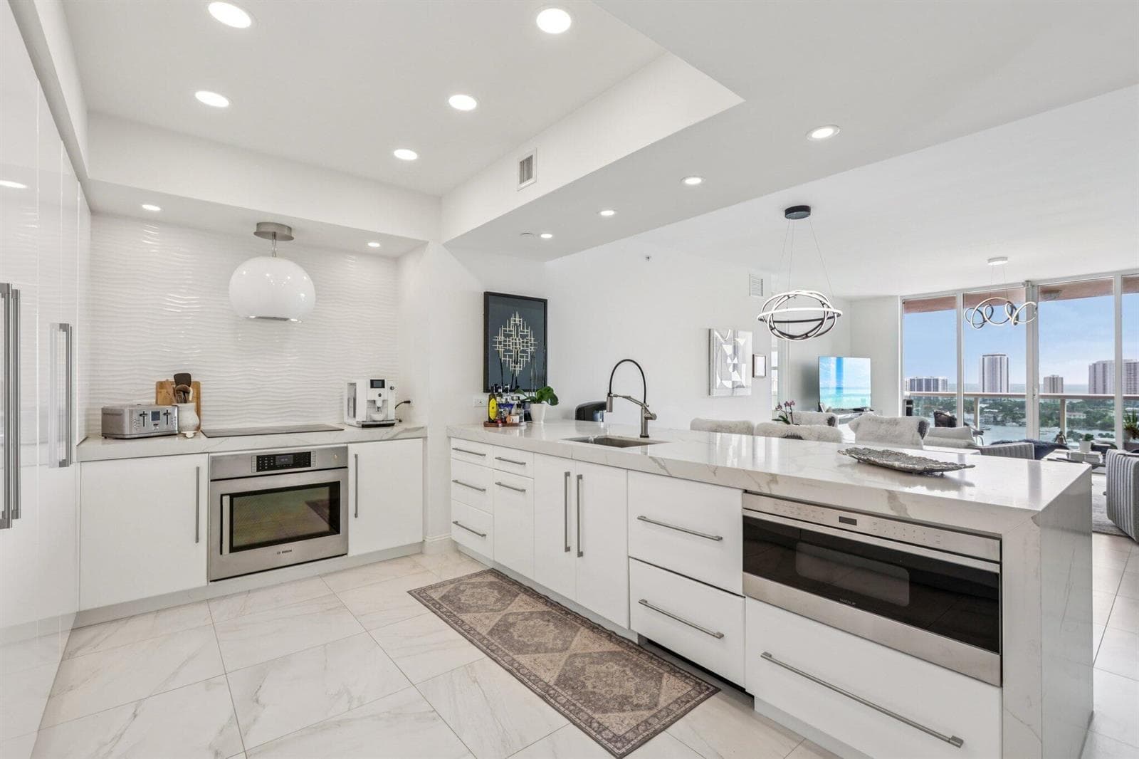2640 Lake Shore Drive 2008 photo 12