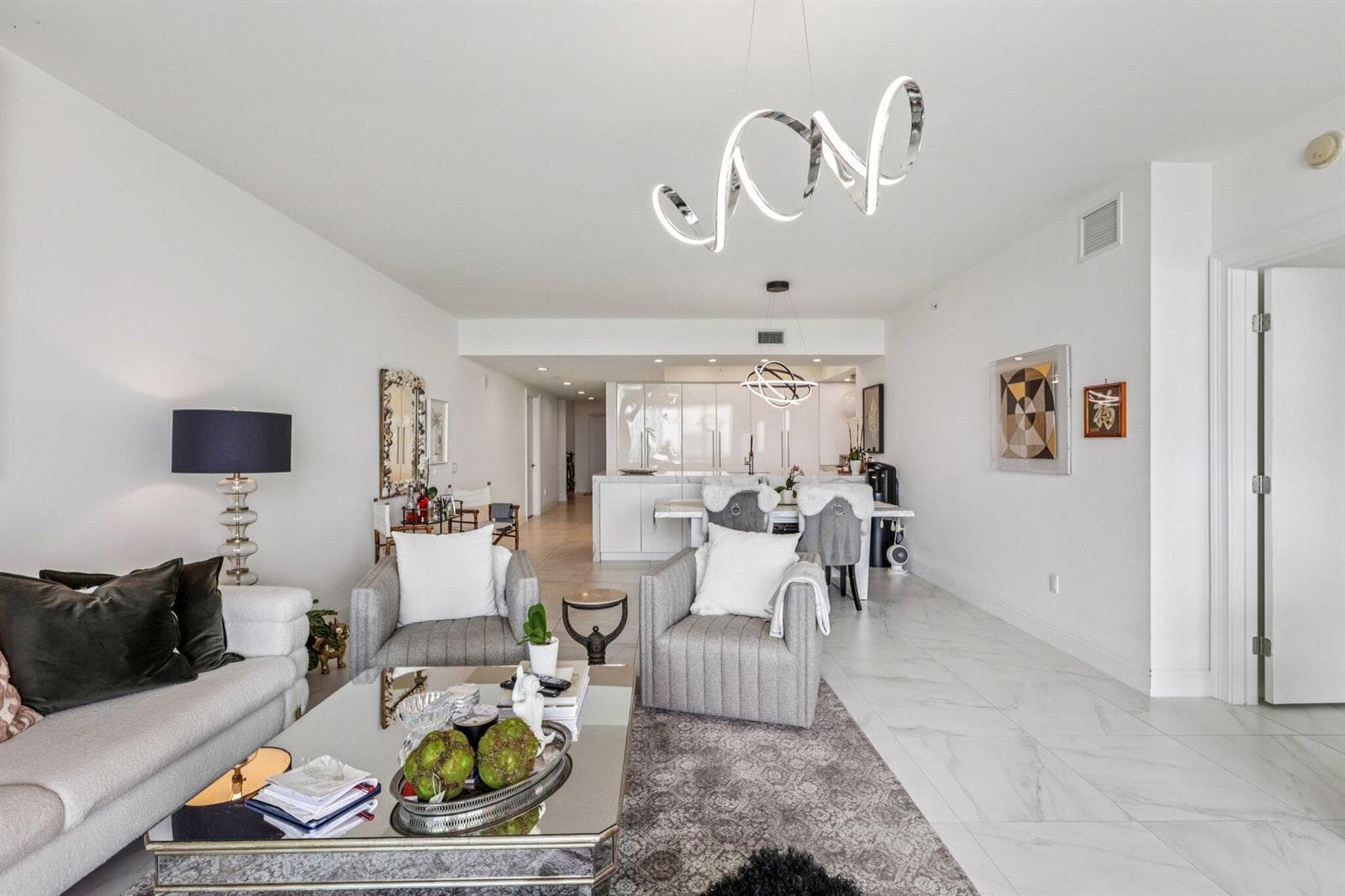 2640 Lake Shore Drive 2008 photo 5