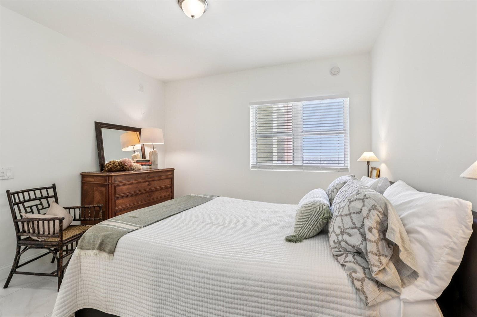 2640 Lake Shore Drive 2008 photo 20