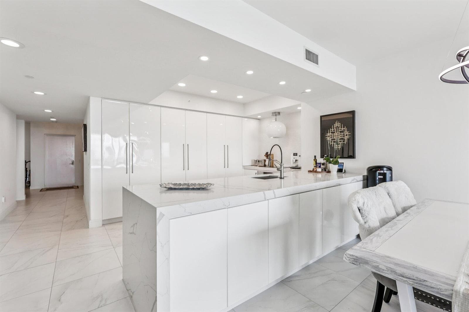 2640 Lake Shore Drive 2008 photo 14