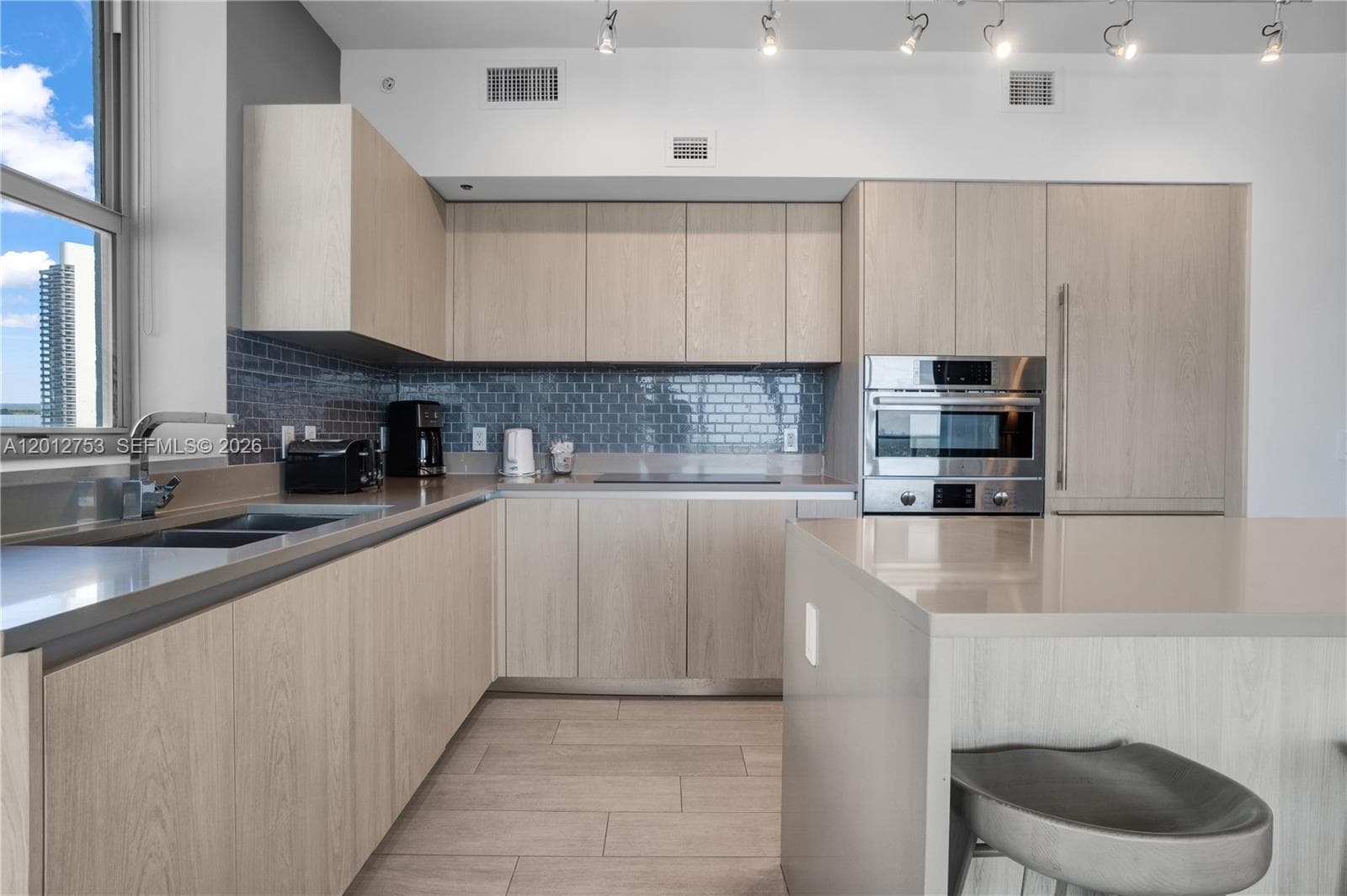 4010 Ocean Dr R1801 photo 11
