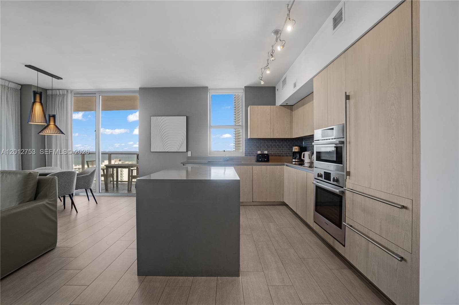 4010 Ocean Dr R1801 photo 4