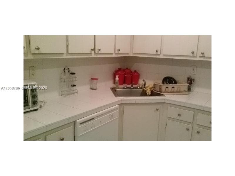 2780 183rd St 710 photo 3