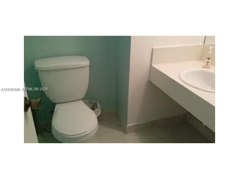 2780 183rd St 710 photo 4