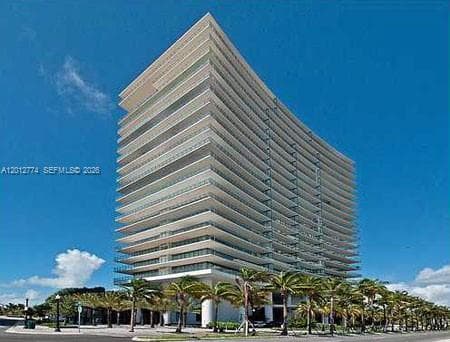 800 Pointe Dr 2102 photo 1