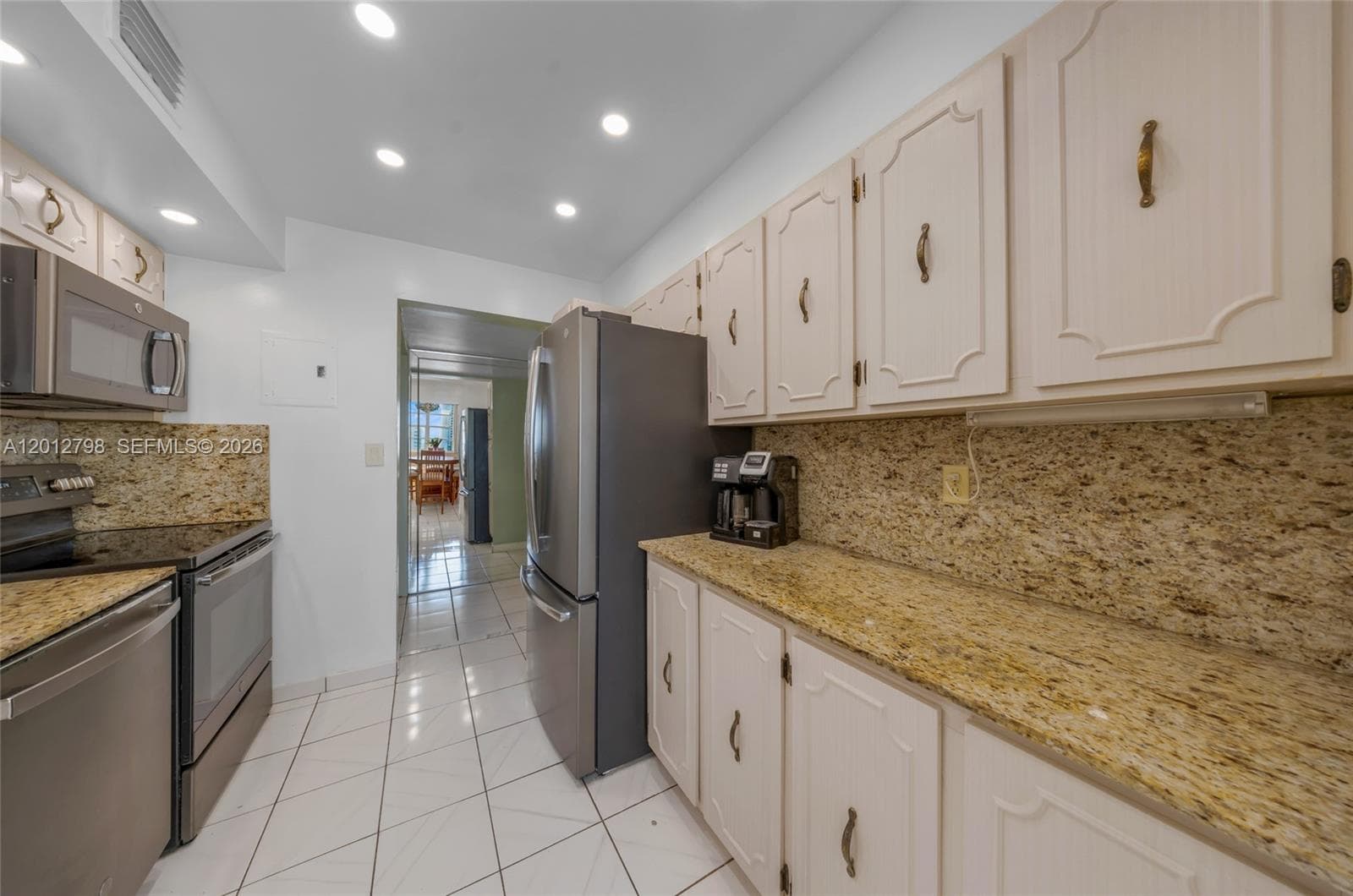 3113 Ocean Dr 506 photo 3