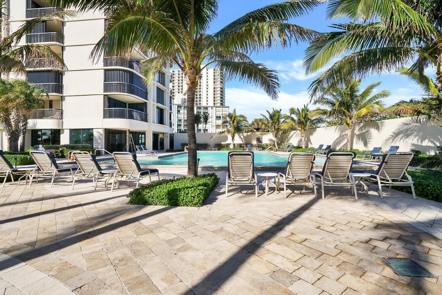 5380 N Ocean Drive 18j photo 3