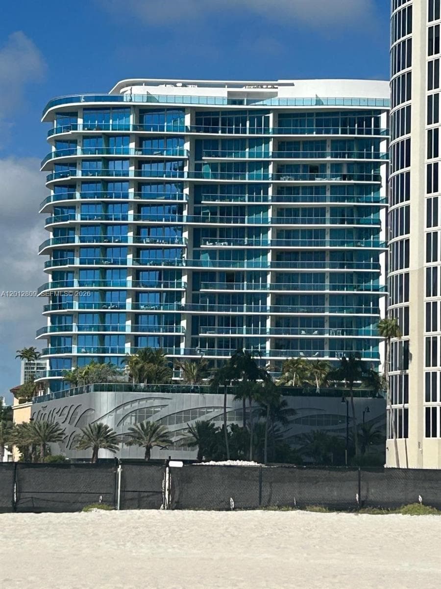 17550 Collins Ave 1204 photo 2