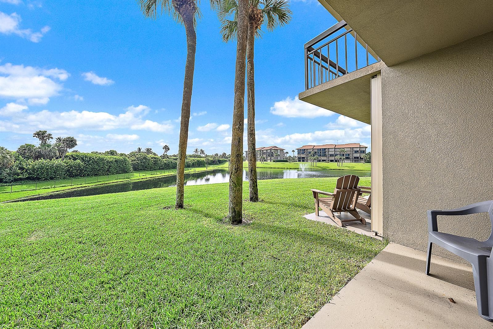 101 S Seas Drive 105 photo 22