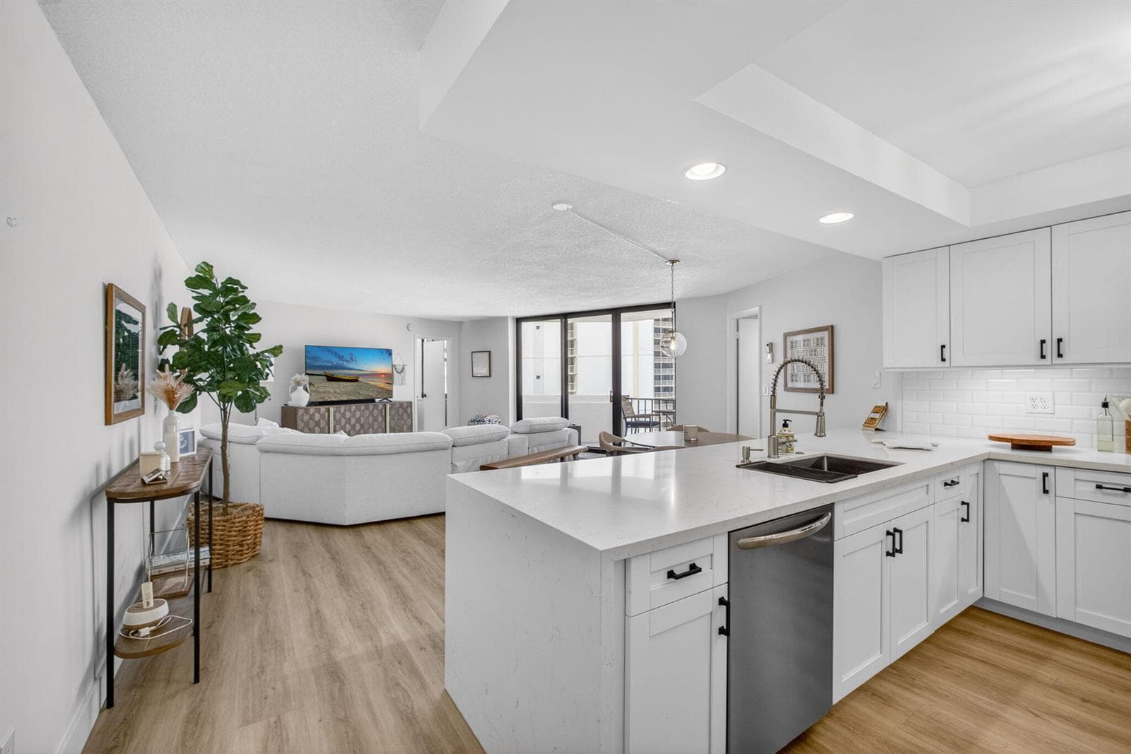 2800 N Ocean Drive A-19c photo 5