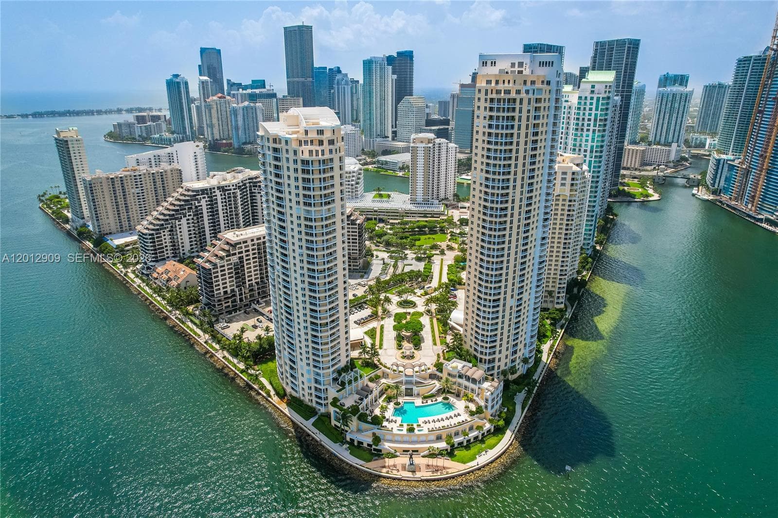 848 Brickell Key Dr 1903 photo 2