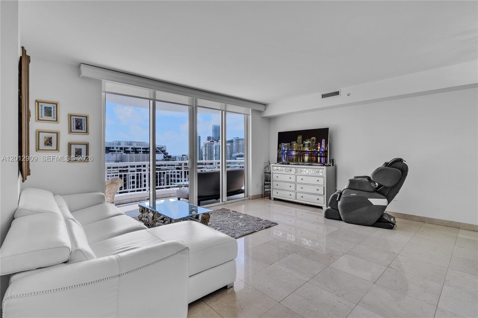 848 Brickell Key Dr 1903 photo 6