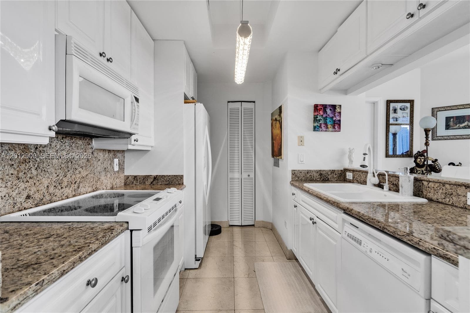 848 Brickell Key Dr 1903 photo 12