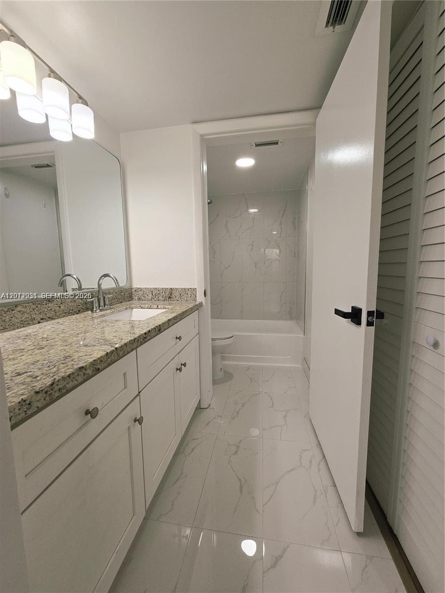 2881 Oakland Forest Dr 310 photo 14