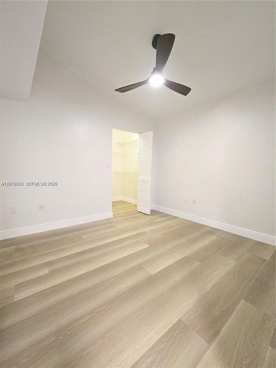 2881 Oakland Forest Dr 310 photo 8