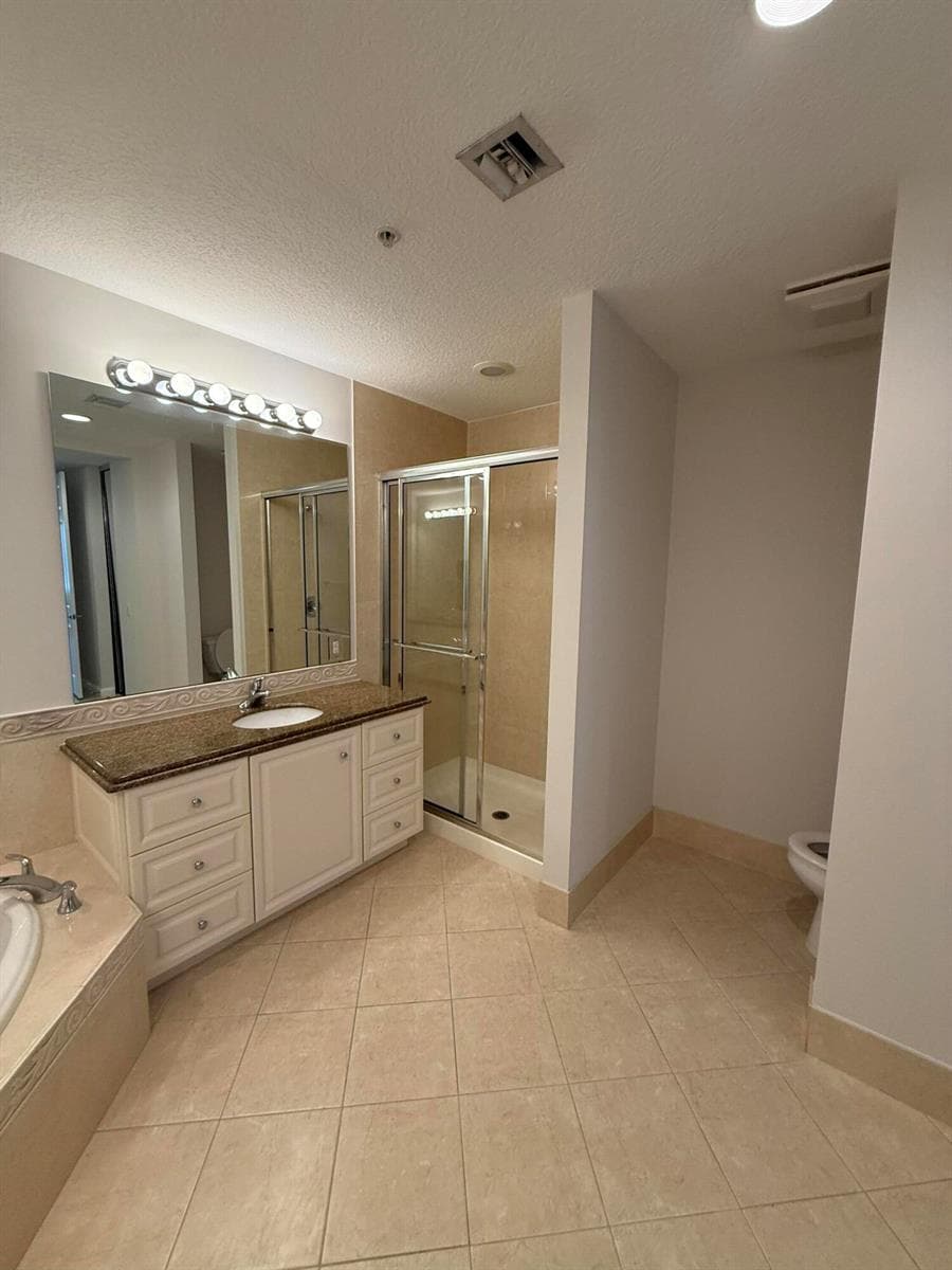 4 Harbour Isle Drive E Unit 204 photo 14