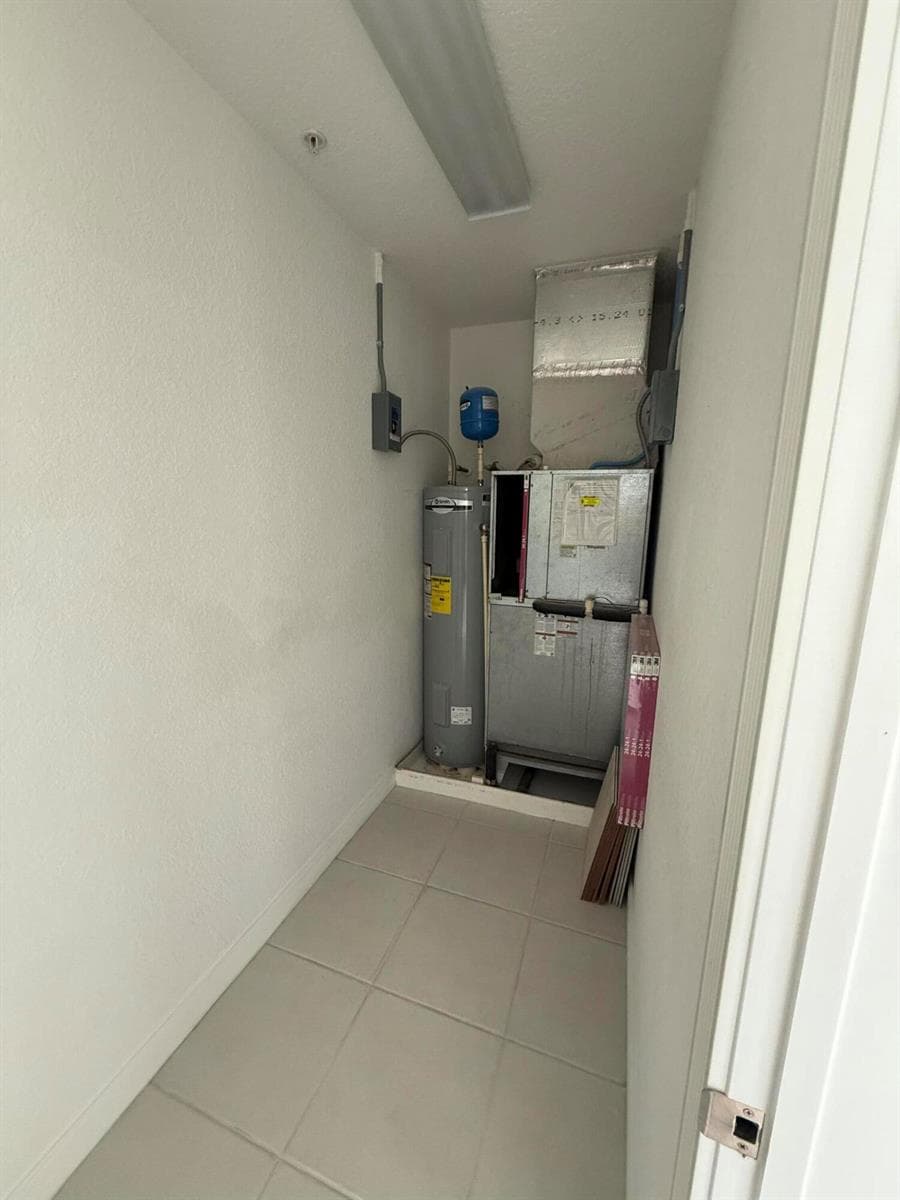 4 Harbour Isle Drive E Unit 204 photo 11