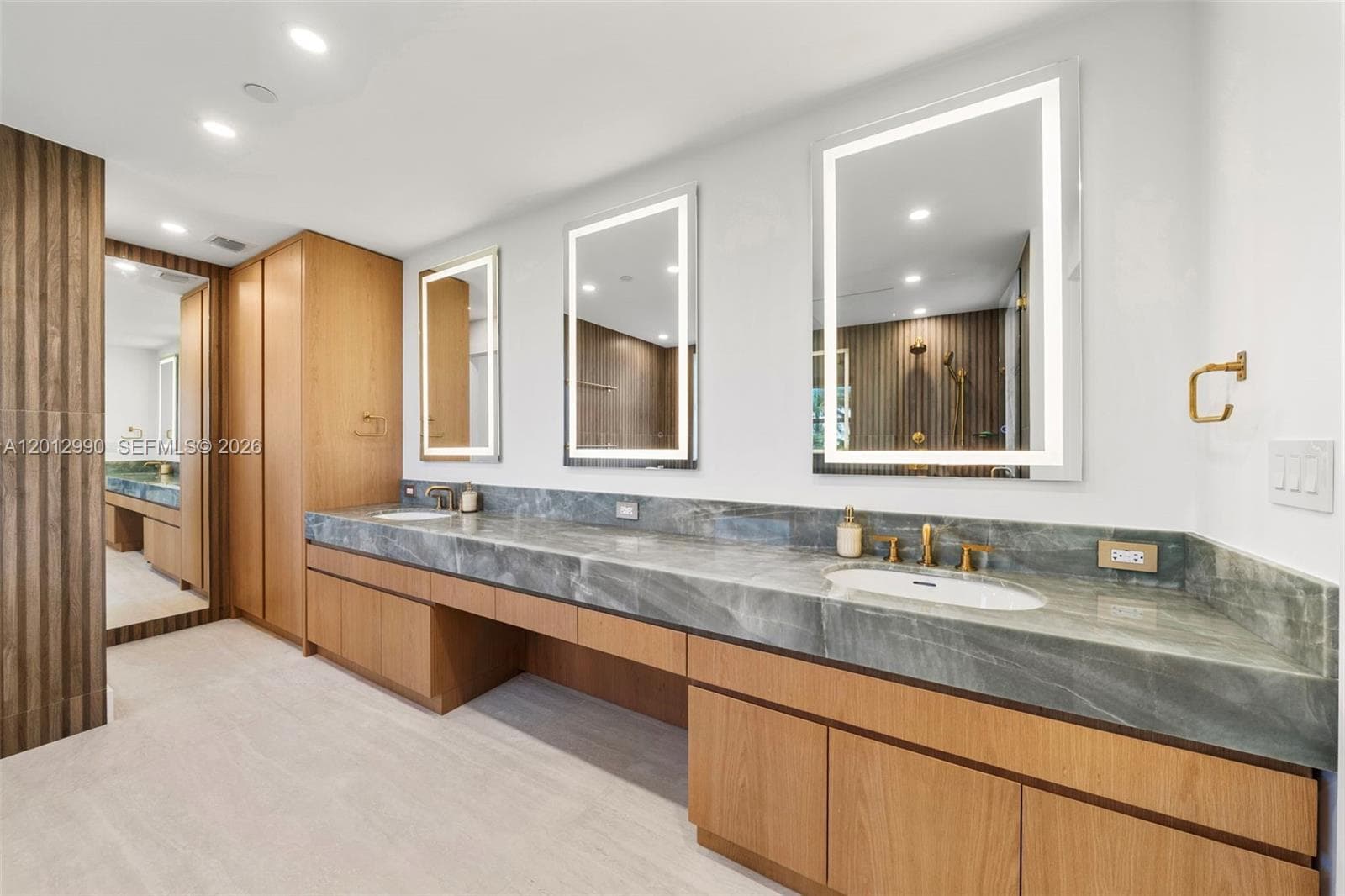701 Crandon Blvd 401 photo 22