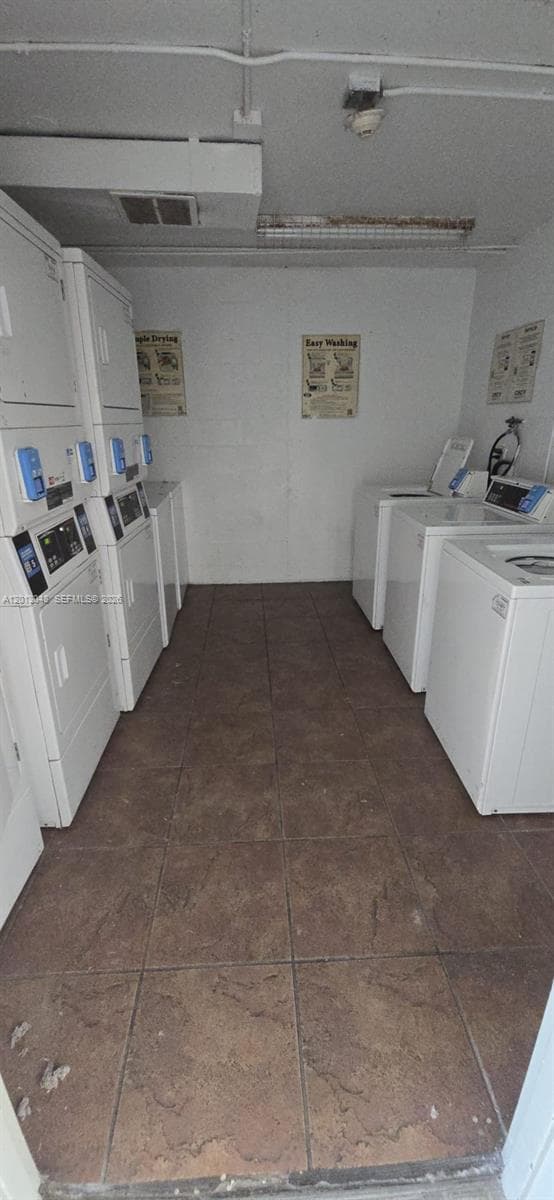8240 210th St 214 photo 23