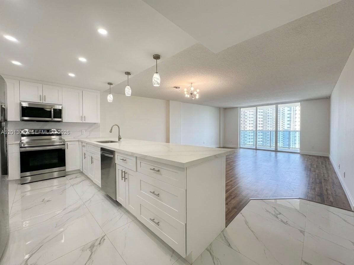 3800 S Ocean Dr 1016 photo 1