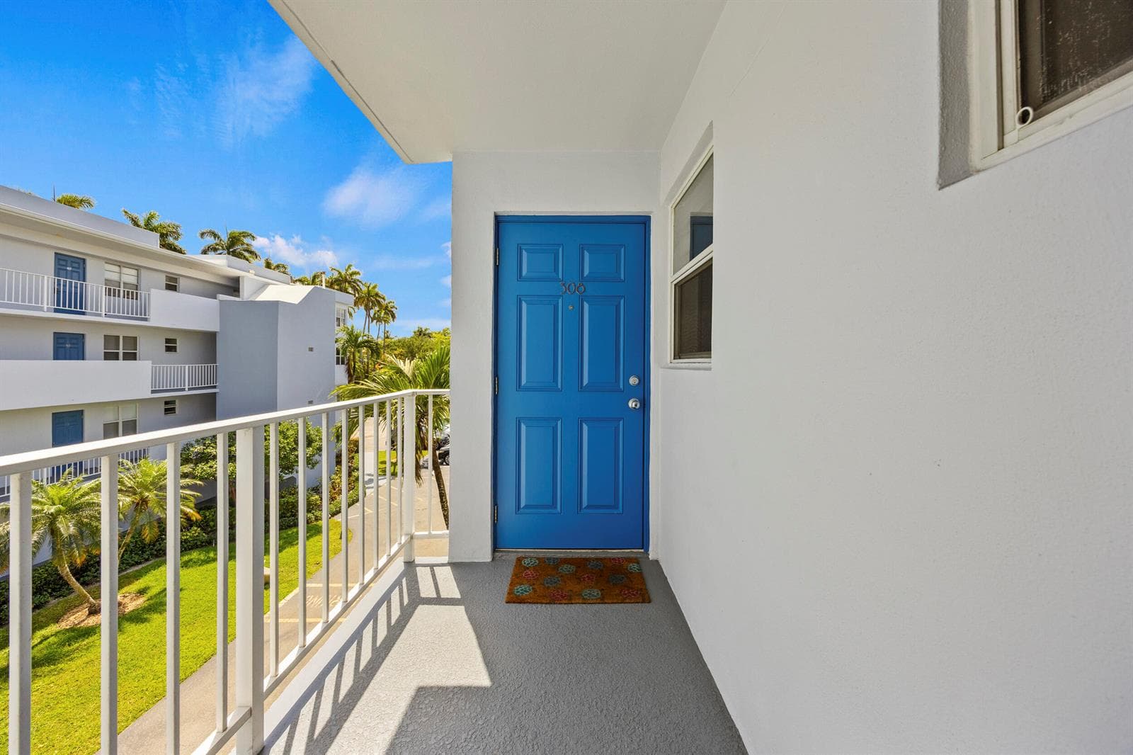 1820 New Palm Way 308 photo 3