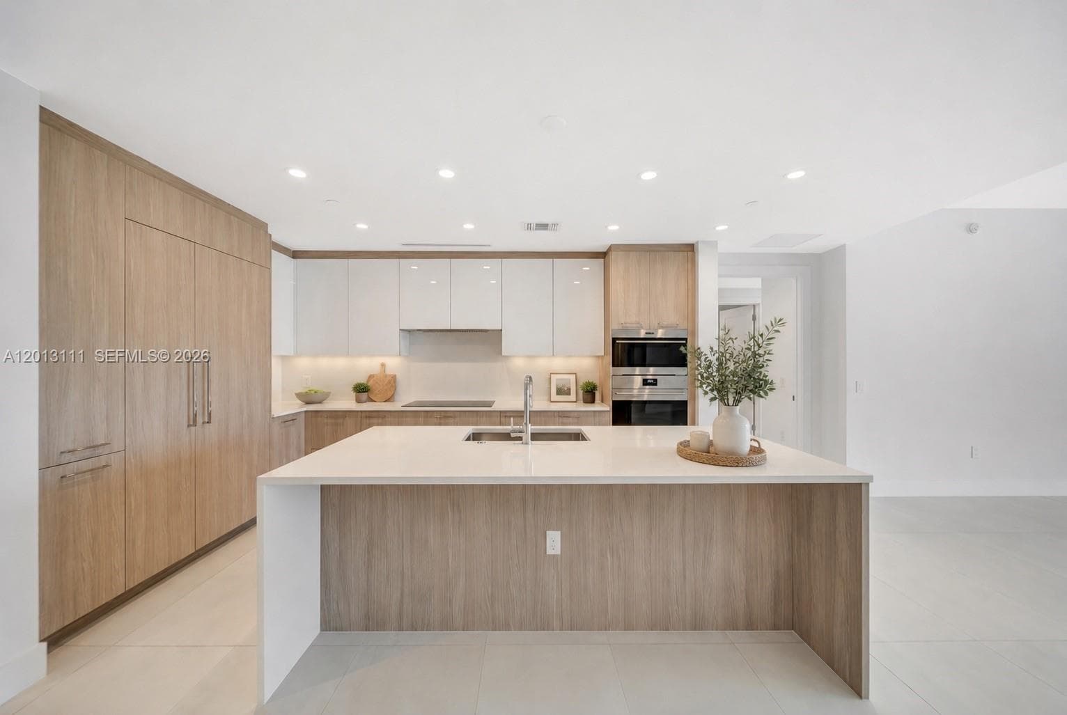 153 Seabreeze Blvd 801 photo 2