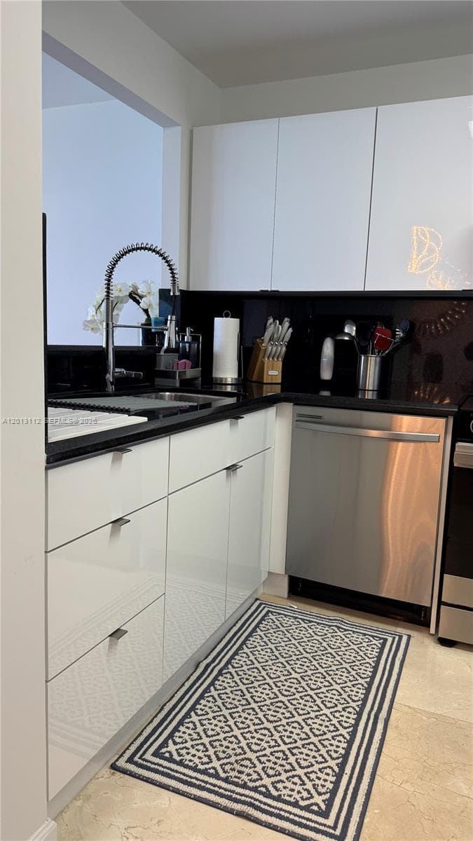 5555 Collins Ave 14E photo 6