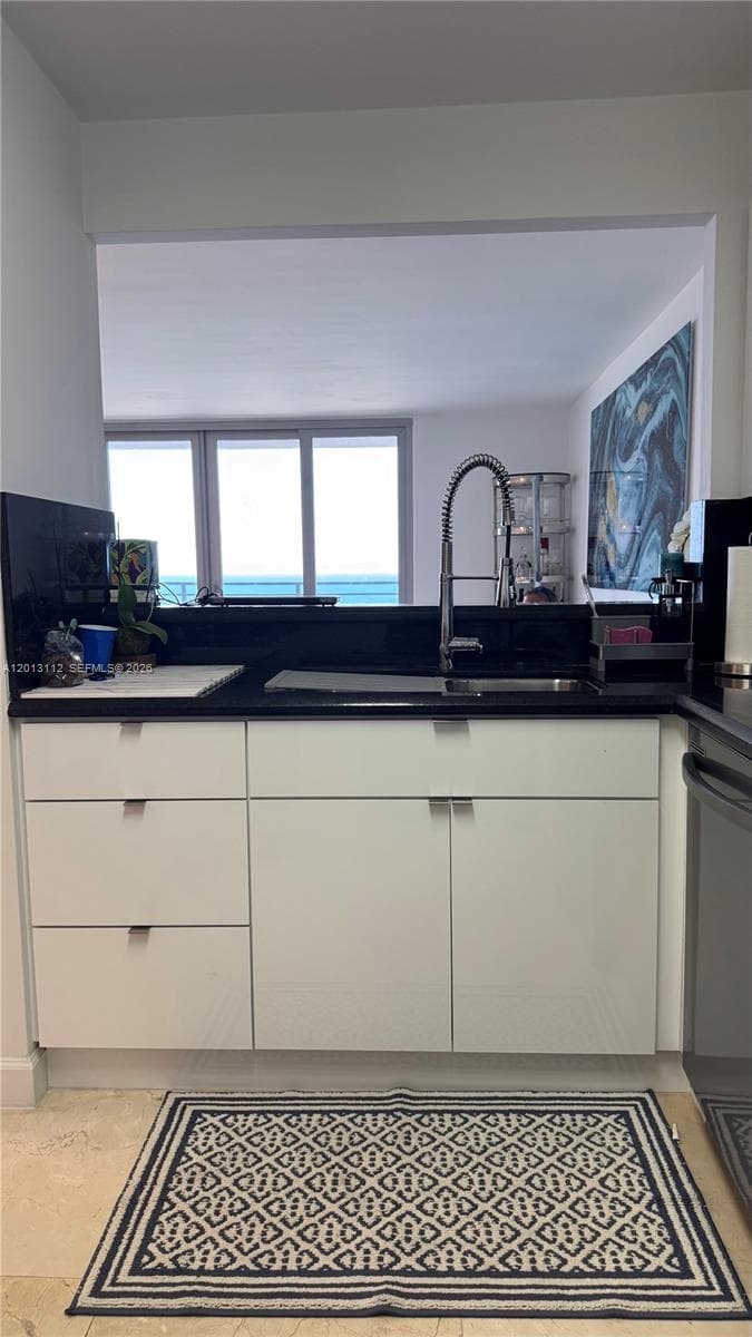 5555 Collins Ave 14E photo 7