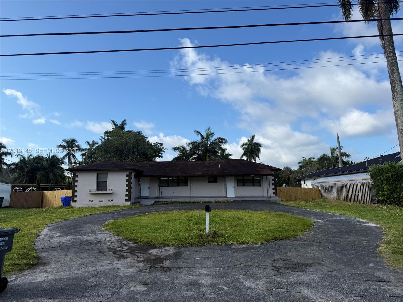 2830 Johnson St 1 photo 1