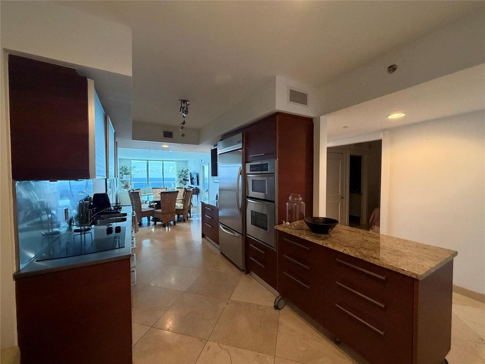 1850 S Ocean Drive 4202 photo 5