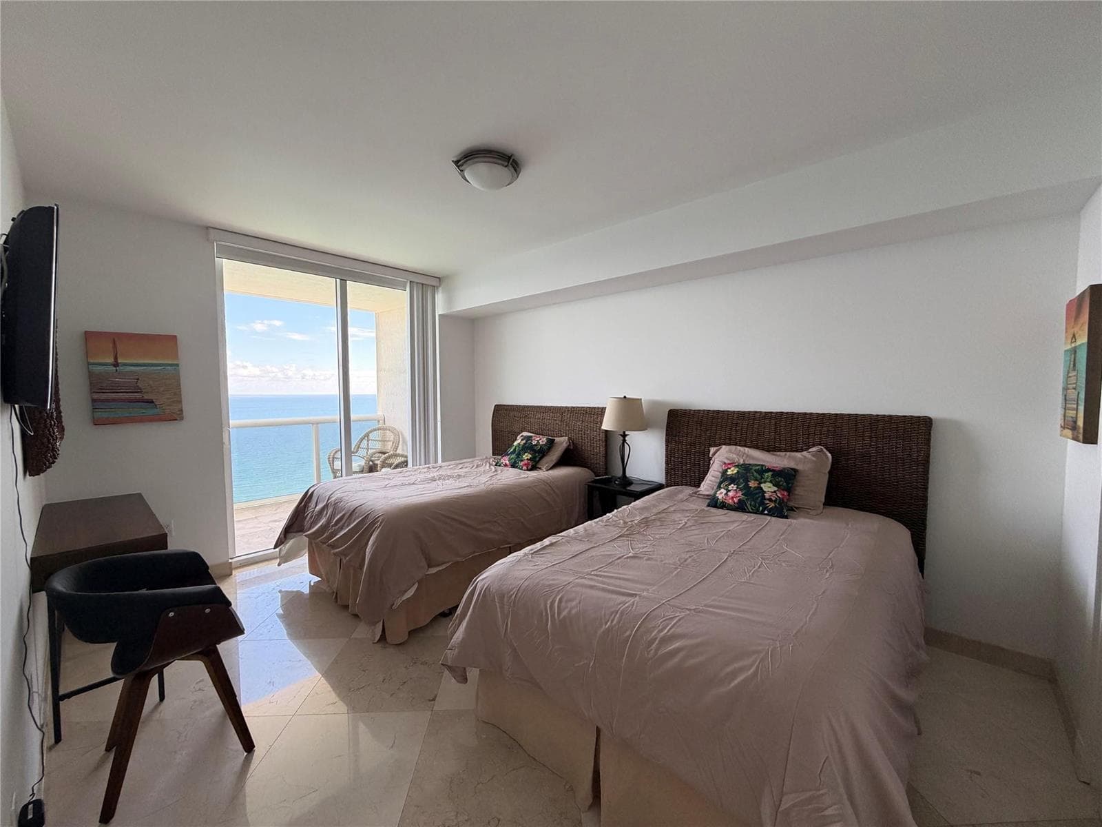 1850 S Ocean Drive 4202 photo 9
