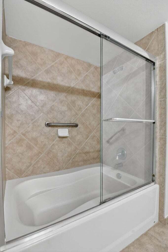 625 Casa Loma Boulevard 304 photo 18