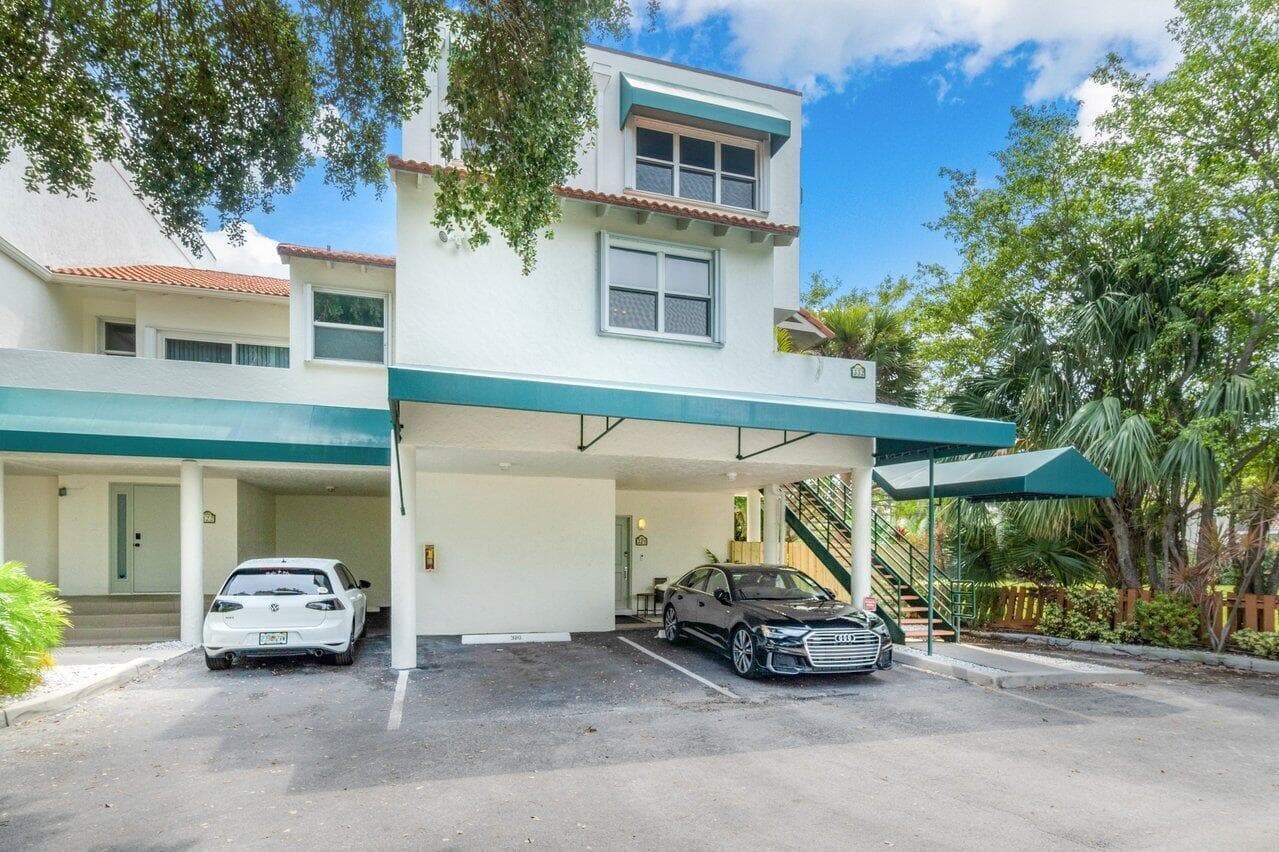 324 N Lake Drive photo 6