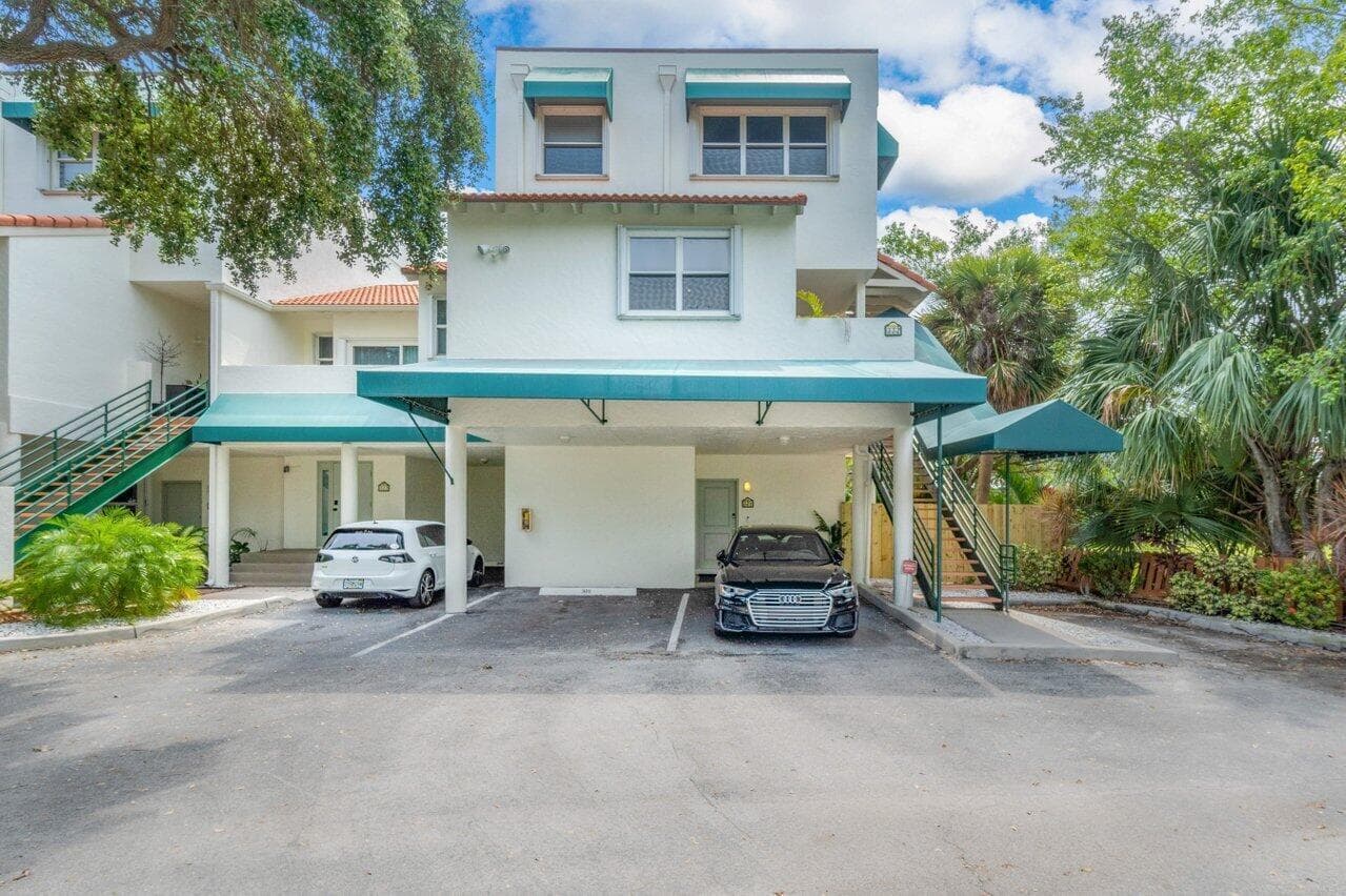 324 N Lake Drive photo 5