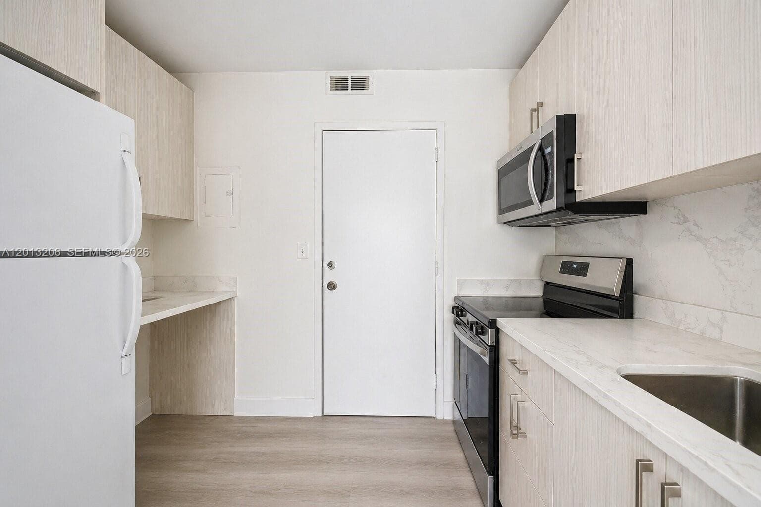 9800 Bay Harbor Dr 406 photo 6