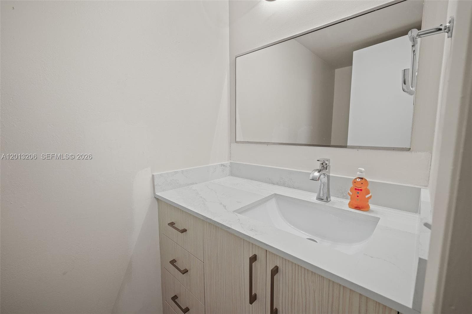 9800 Bay Harbor Dr 406 photo 11