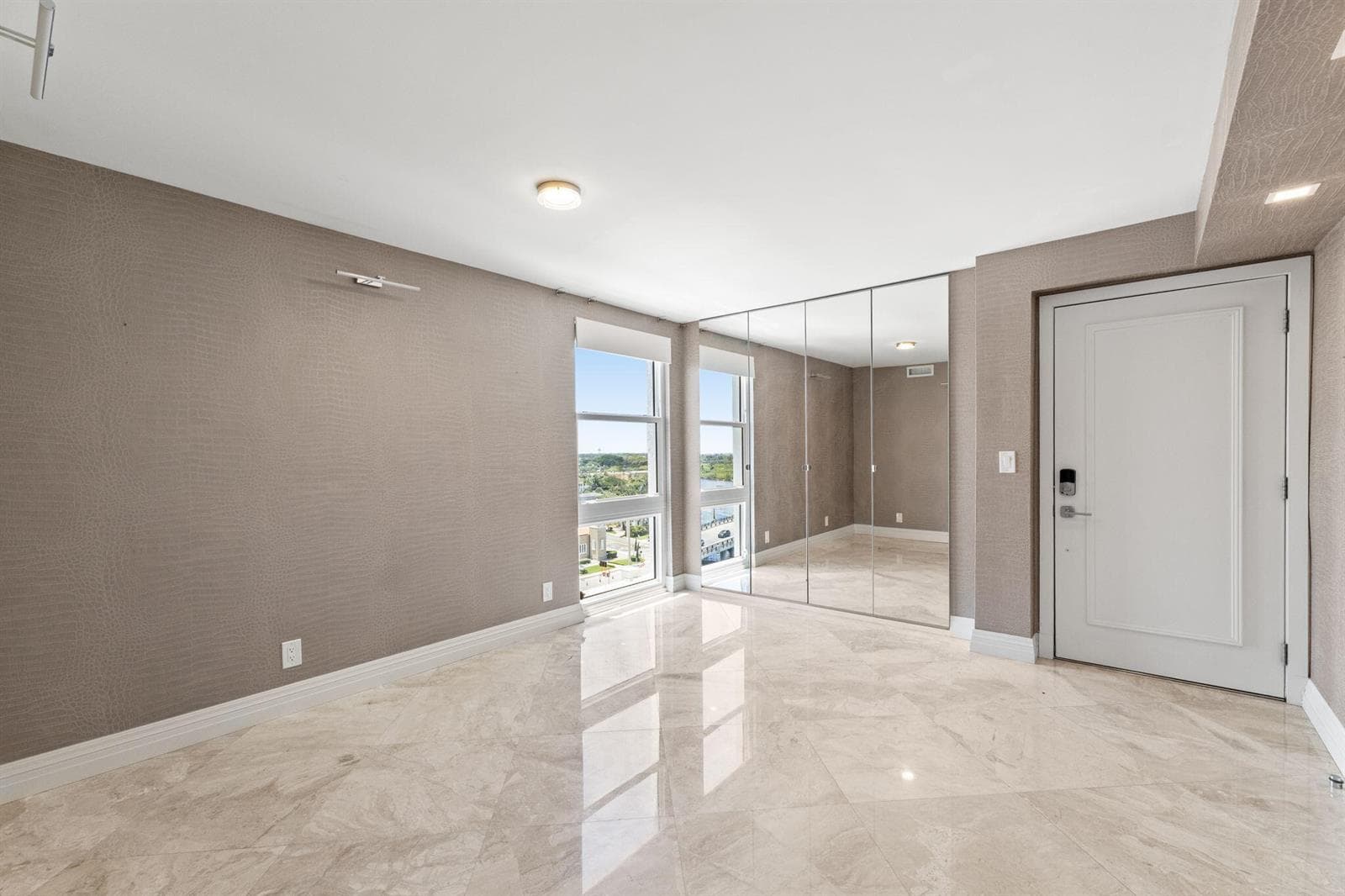 3901 S Flagler Drive 1002 photo 25