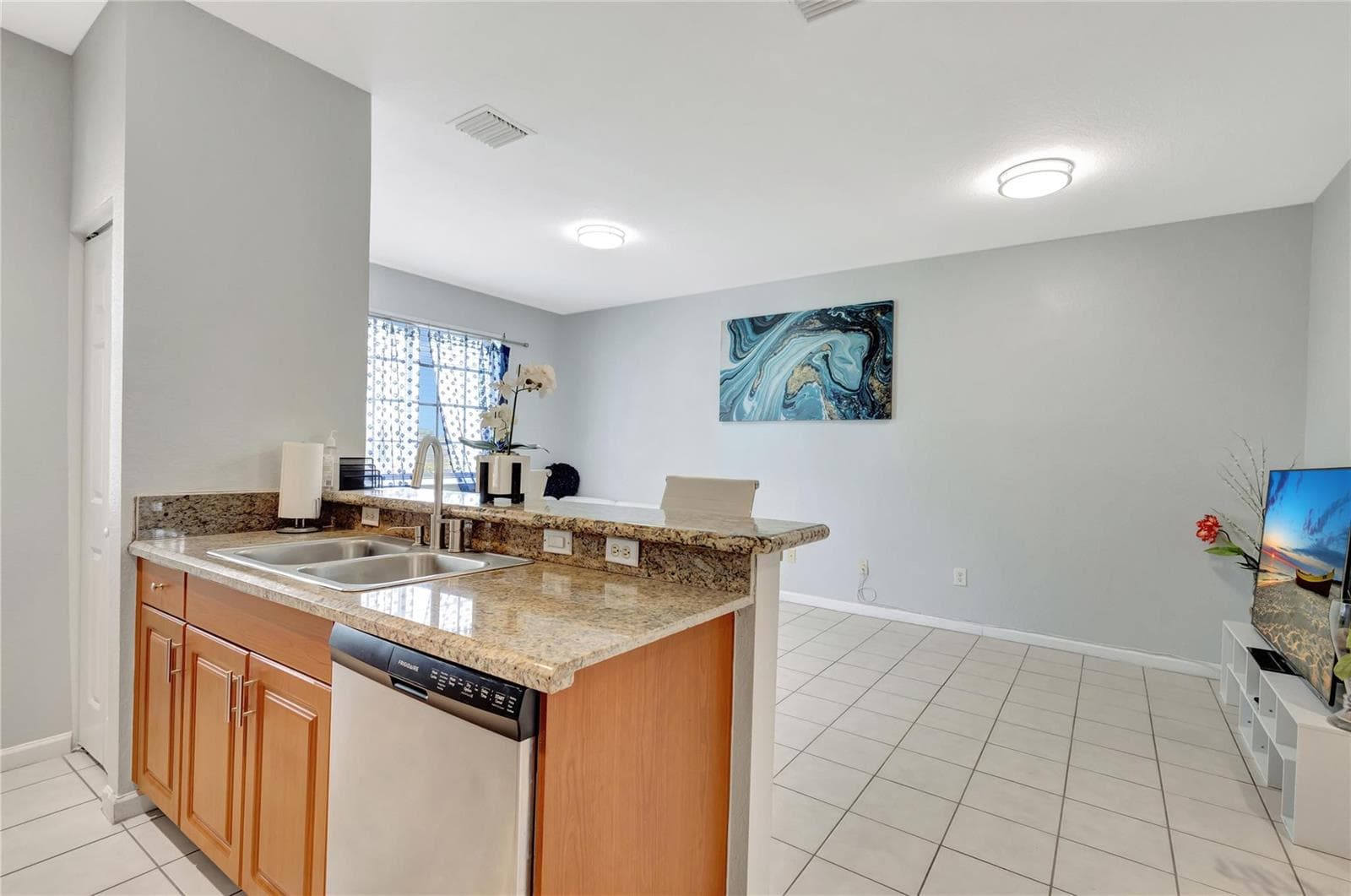 2037 Nassau Drive 2037 photo 14