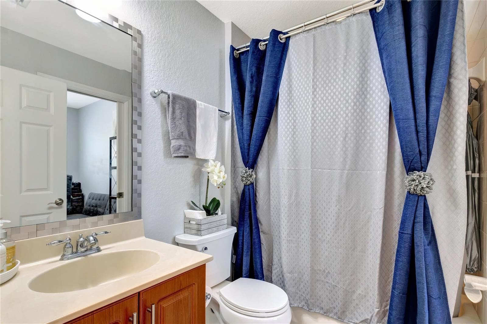 2037 Nassau Drive 2037 photo 18