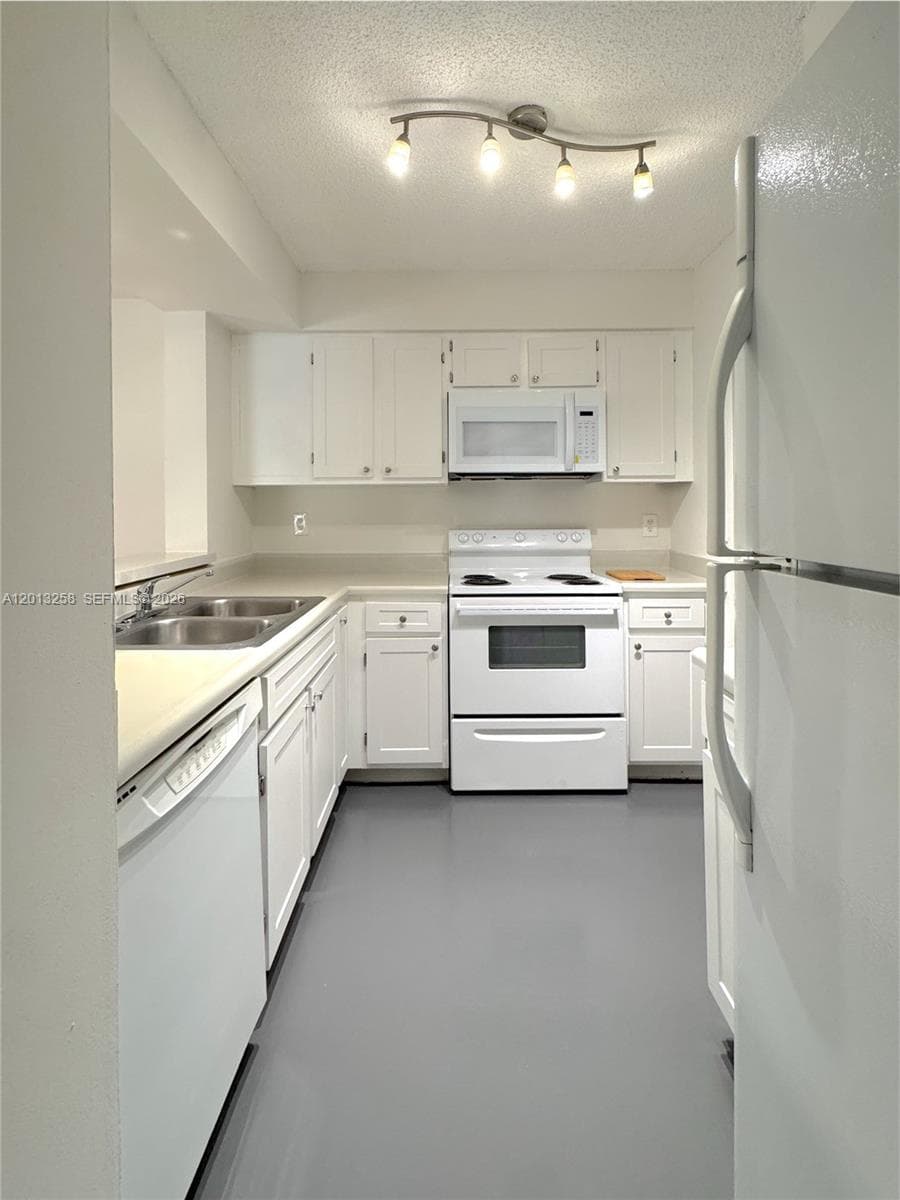 1281 46th Ave 2505 photo 7