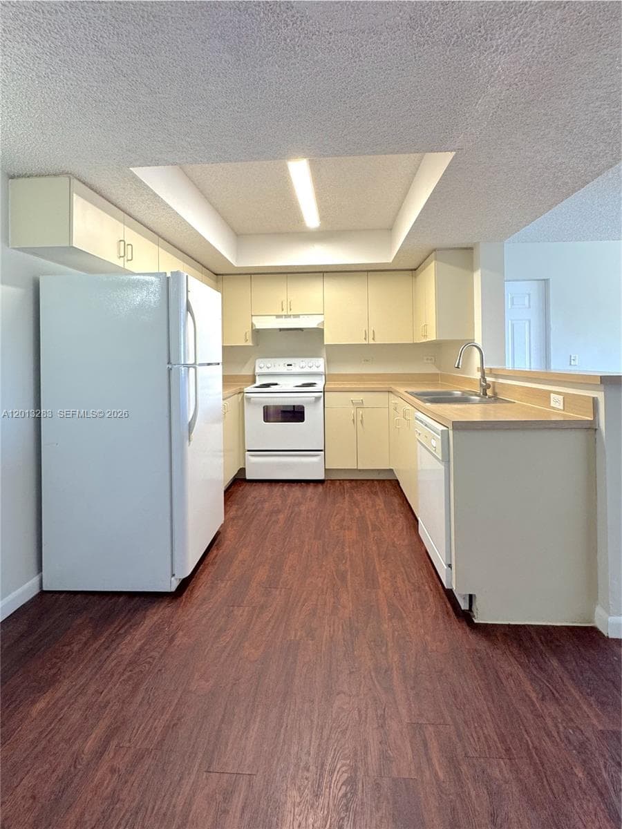 3610 N 56th Ave 218 photo 2