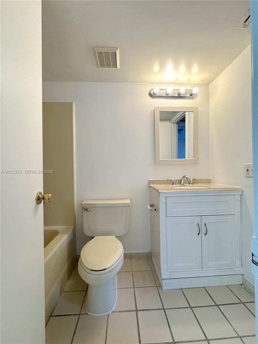 3610 N 56th Ave 218 photo 18