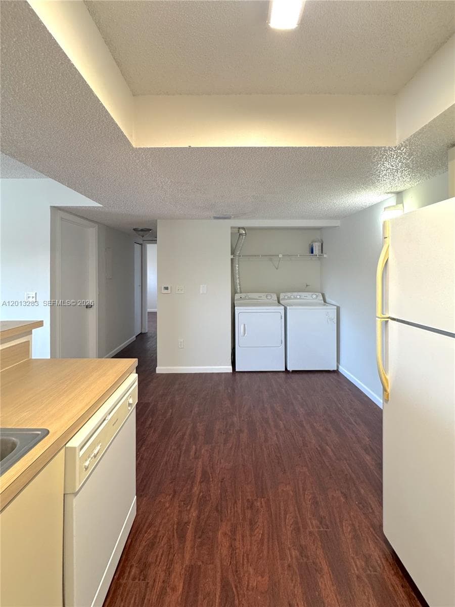 3610 N 56th Ave 218 photo 4
