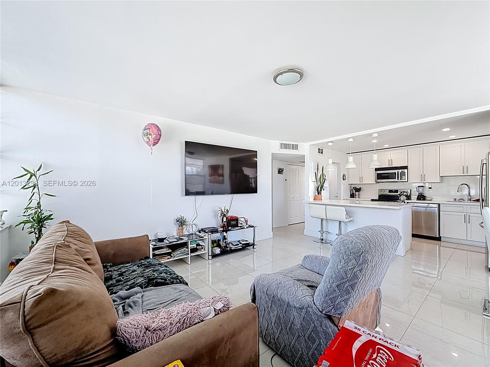 2751 Taft St 304 photo 25