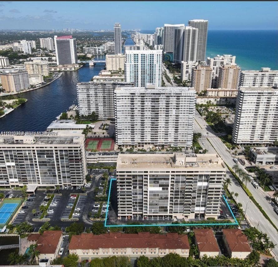 2049 Ocean Dr East401 photo 1