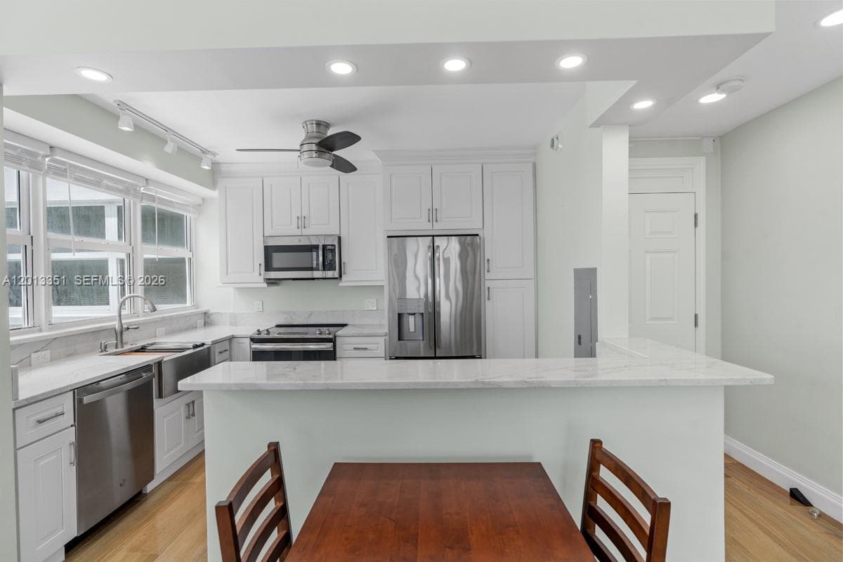 1920 S Ocean Dr 701 photo 6