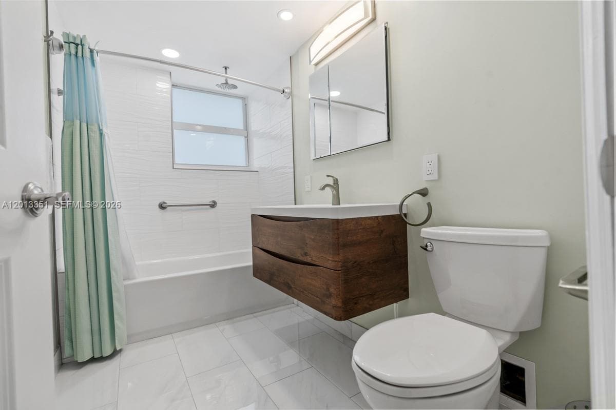 1920 S Ocean Dr 701 photo 17