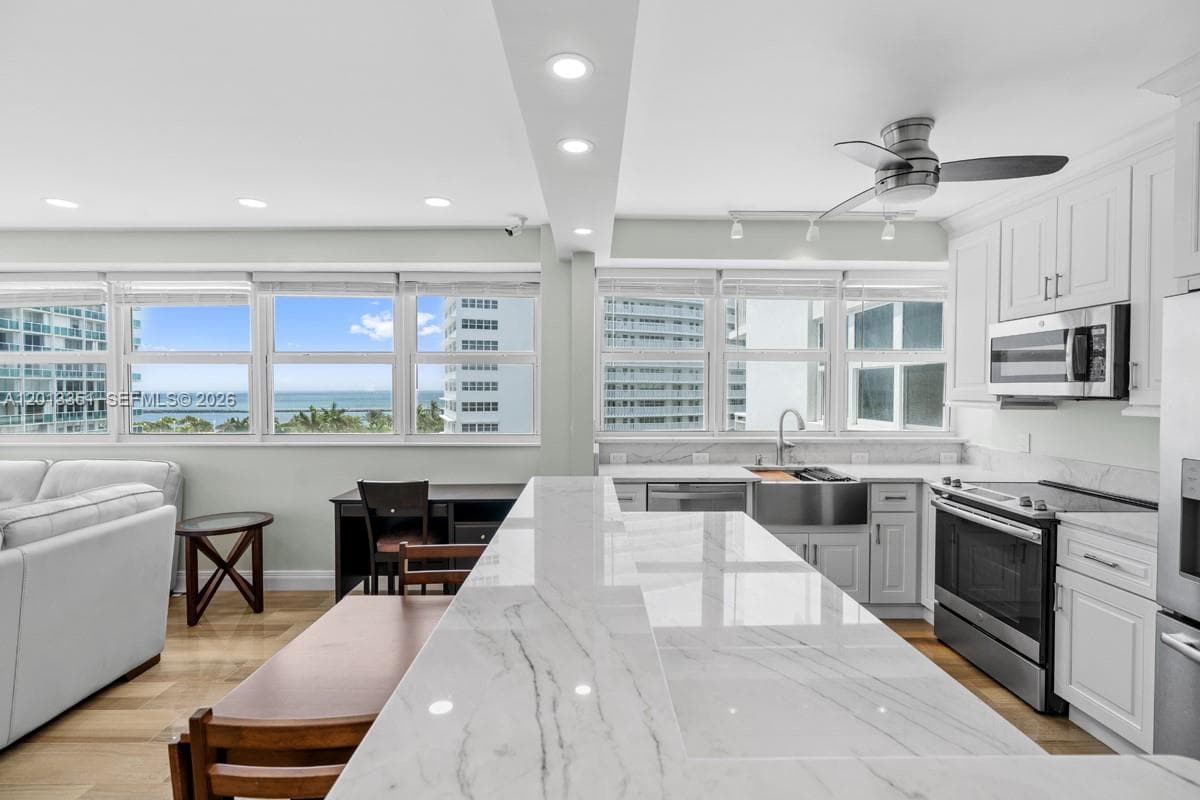 1920 Ocean Dr 701 photo 20