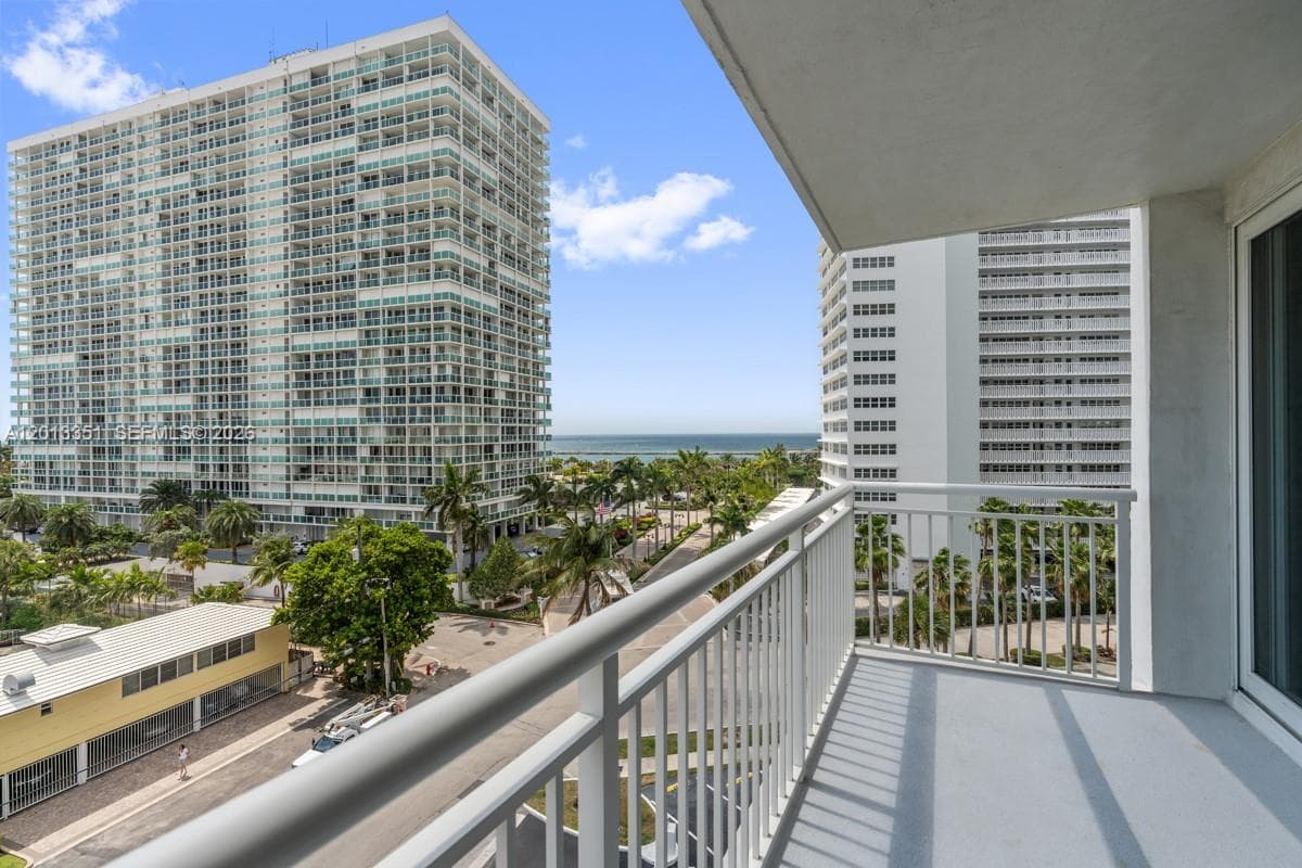1920 Ocean Dr 701 photo 10